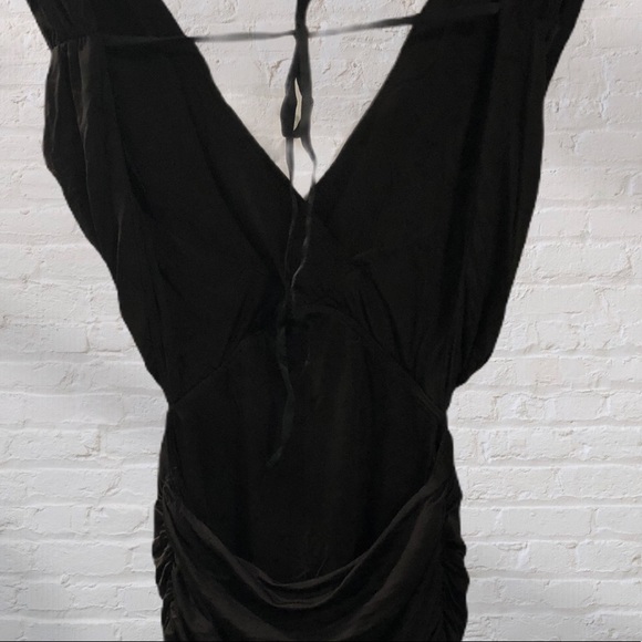 🍁Fall Sale🍁 Bebe Black Backless bodycon Dress - Picture 4 of 6